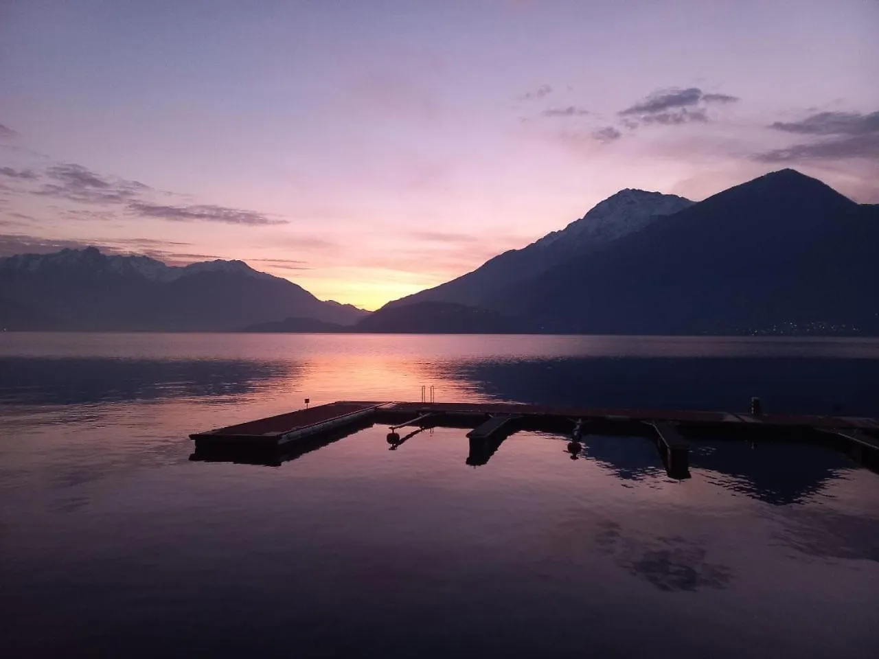 Sunrise On The Lake - Larihome A59 Musso Apartment